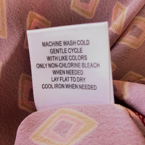 MODCLOTH sleeveless v- neck collared top, geometric print, size XL. - Picture 10 of 10